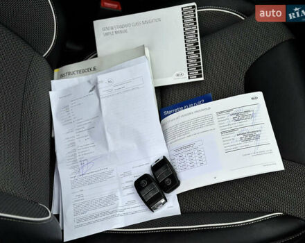 Чорний Кіа Niro, об'ємом двигуна 0 л та пробігом 130 тис. км за 18300 $, фото 55 на Automoto.ua