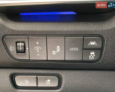 Чорний Кіа Niro, об'ємом двигуна 0 л та пробігом 70 тис. км за 22350 $, фото 22 на Automoto.ua