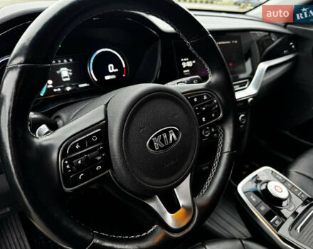Черный Киа Niro, объемом двигателя 0 л и пробегом 159 тыс. км за 18950 $, фото 24 на Automoto.ua