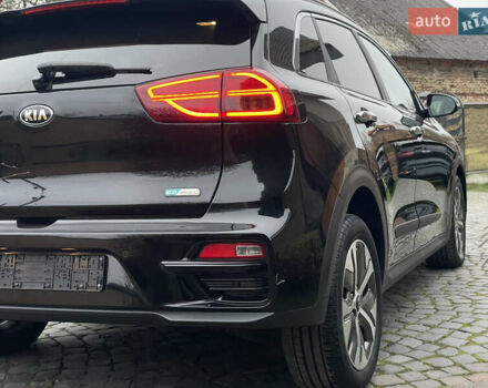 Черный Киа Niro, объемом двигателя 0 л и пробегом 111 тыс. км за 19300 $, фото 5 на Automoto.ua