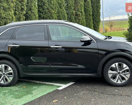 Чорний Кіа Niro, об'ємом двигуна 0 л та пробігом 110 тис. км за 19500 $, фото 46 на Automoto.ua