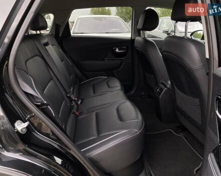 Чорний Кіа Niro, об'ємом двигуна 0 л та пробігом 131 тис. км за 21500 $, фото 62 на Automoto.ua