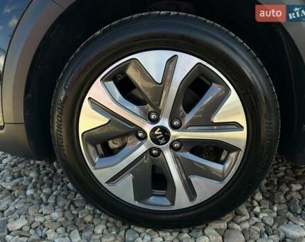 Черный Киа Niro, объемом двигателя 0 л и пробегом 80 тыс. км за 23400 $, фото 21 на Automoto.ua