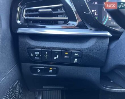 Чорний Кіа Niro, об'ємом двигуна 0 л та пробігом 112 тис. км за 20499 $, фото 43 на Automoto.ua