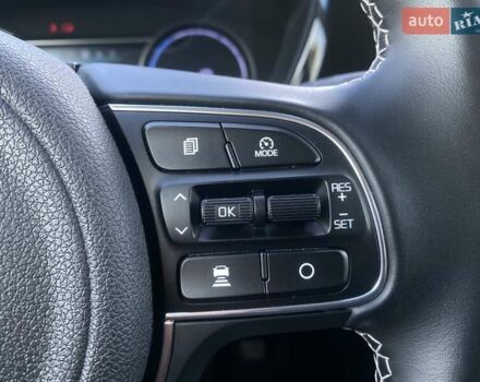 Чорний Кіа Niro, об'ємом двигуна 0 л та пробігом 131 тис. км за 21500 $, фото 29 на Automoto.ua