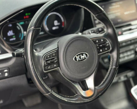 Киа Niro 2020 в Золочев на Automoto.ua Черный Киа Niro, объемом двигателя 0 л и пробегом 145 тыс. км за 18150 $, фото 39 на Automoto.ua