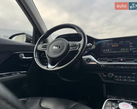 Черный Киа Niro, объемом двигателя 0 л и пробегом 103 тыс. км за 20700 $, фото 16 на Automoto.ua
