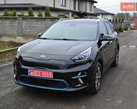 Чорний Кіа Niro, об'ємом двигуна 0 л та пробігом 169 тис. км за 18450 $, фото 5 на Automoto.ua