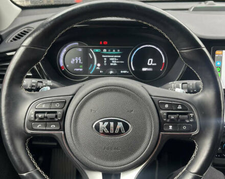 Чорний Кіа Niro, об'ємом двигуна 0 л та пробігом 81 тис. км за 19999 $, фото 7 на Automoto.ua