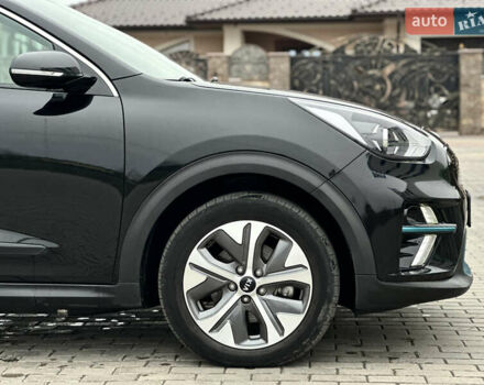 Чорний Кіа Niro, об'ємом двигуна 0 л та пробігом 130 тис. км за 18300 $, фото 19 на Automoto.ua