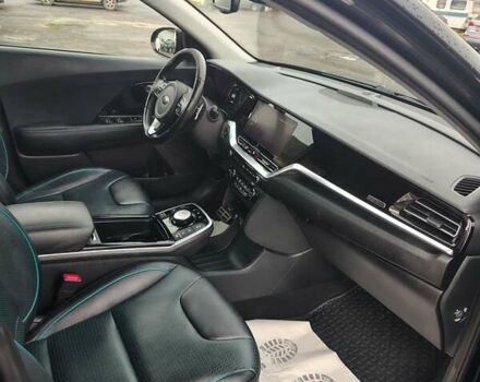 Чорний Кіа Niro, об'ємом двигуна 0 л та пробігом 146 тис. км за 18900 $, фото 13 на Automoto.ua