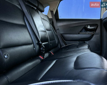 Чорний Кіа Niro, об'ємом двигуна 0 л та пробігом 144 тис. км за 19500 $, фото 66 на Automoto.ua