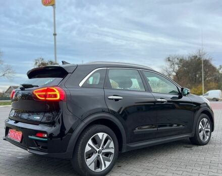 Черный Киа Niro, объемом двигателя 0 л и пробегом 106 тыс. км за 17900 $, фото 3 на Automoto.ua