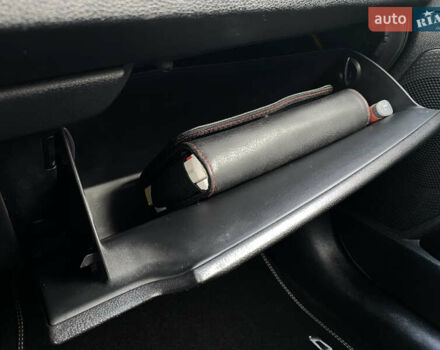 Чорний Кіа Niro, об'ємом двигуна 0 л та пробігом 64 тис. км за 23700 $, фото 76 на Automoto.ua