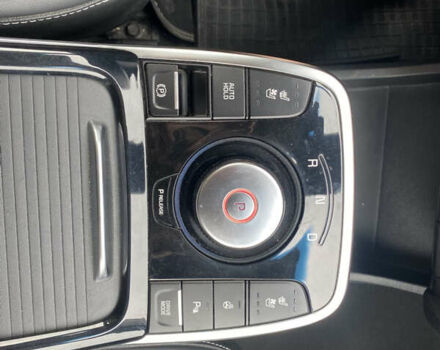 Чорний Кіа Niro, об'ємом двигуна 0 л та пробігом 139 тис. км за 16600 $, фото 11 на Automoto.ua