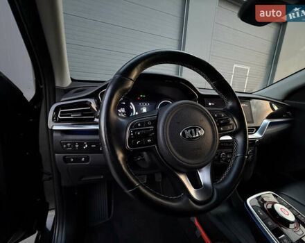 Черный Киа Niro, объемом двигателя 0 л и пробегом 142 тыс. км за 18900 $, фото 39 на Automoto.ua