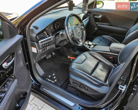 Черный Киа Niro, объемом двигателя 0 л и пробегом 124 тыс. км за 19500 $, фото 18 на Automoto.ua