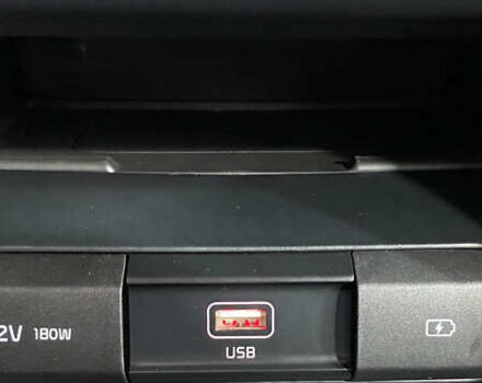 Чорний Кіа Niro, об'ємом двигуна 0 л та пробігом 70 тис. км за 22350 $, фото 28 на Automoto.ua