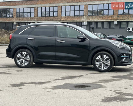 Чорний Кіа Niro, об'ємом двигуна 0 л та пробігом 140 тис. км за 17999 $, фото 6 на Automoto.ua