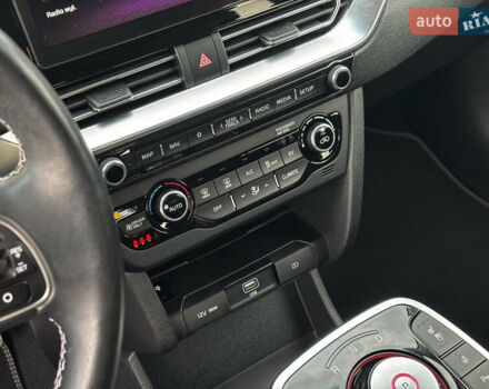 Черный Киа Niro, объемом двигателя 0 л и пробегом 45 тыс. км за 23300 $, фото 26 на Automoto.ua