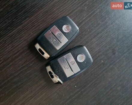 Черный Киа Niro, объемом двигателя 0 л и пробегом 114 тыс. км за 19999 $, фото 69 на Automoto.ua