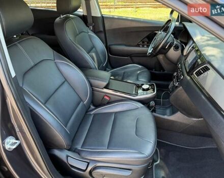 Черный Киа Niro, объемом двигателя 0 л и пробегом 84 тыс. км за 19500 $, фото 25 на Automoto.ua