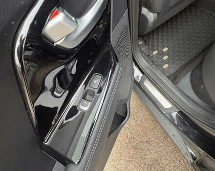 Чорний Кіа Niro, об'ємом двигуна 0 л та пробігом 172 тис. км за 19000 $, фото 13 на Automoto.ua