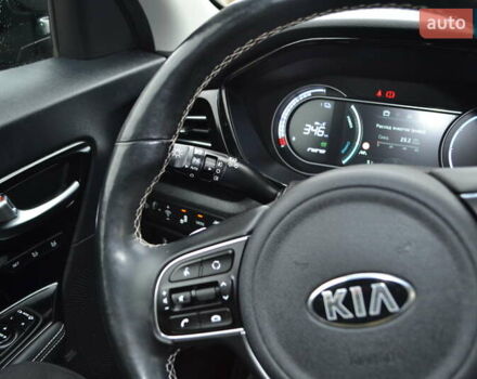 Чорний Кіа Niro, об'ємом двигуна 0 л та пробігом 169 тис. км за 18450 $, фото 55 на Automoto.ua