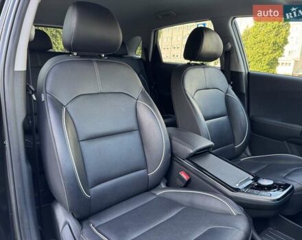 Черный Киа Niro, объемом двигателя 0 л и пробегом 98 тыс. км за 20999 $, фото 31 на Automoto.ua