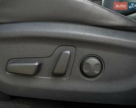 Чорний Кіа Niro, об'ємом двигуна 0 л та пробігом 69 тис. км за 23200 $, фото 7 на Automoto.ua