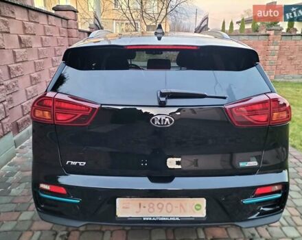 Чорний Кіа Niro, об'ємом двигуна 0 л та пробігом 136 тис. км за 18999 $, фото 5 на Automoto.ua