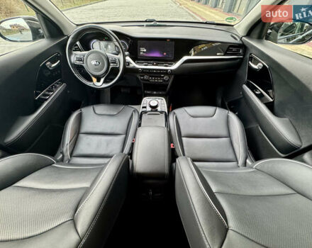 Черный Киа Niro, объемом двигателя 0 л и пробегом 128 тыс. км за 19600 $, фото 24 на Automoto.ua