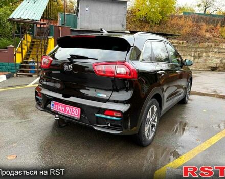 Черный Киа Niro, объемом двигателя 64 л и пробегом 85 тыс. км за 19500 $, фото 2 на Automoto.ua