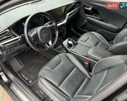 Чорний Кіа Niro, об'ємом двигуна 0 л та пробігом 89 тис. км за 20799 $, фото 43 на Automoto.ua