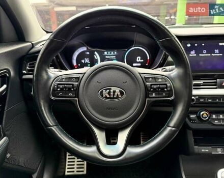 Чорний Кіа Niro, об'ємом двигуна 0 л та пробігом 89 тис. км за 22990 $, фото 23 на Automoto.ua