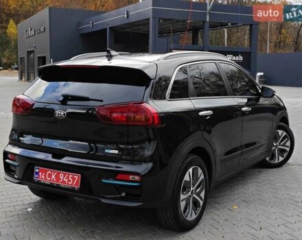 Чорний Кіа Niro, об'ємом двигуна 0 л та пробігом 115 тис. км за 20700 $, фото 45 на Automoto.ua