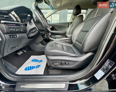 Черный Киа Niro, объемом двигателя 0 л и пробегом 128 тыс. км за 19600 $, фото 33 на Automoto.ua
