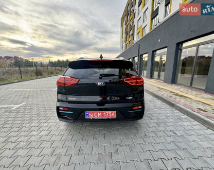 Черный Киа Niro, объемом двигателя 0 л и пробегом 128 тыс. км за 19600 $, фото 5 на Automoto.ua