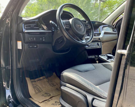 Черный Киа Niro, объемом двигателя 0 л и пробегом 93 тыс. км за 19500 $, фото 6 на Automoto.ua