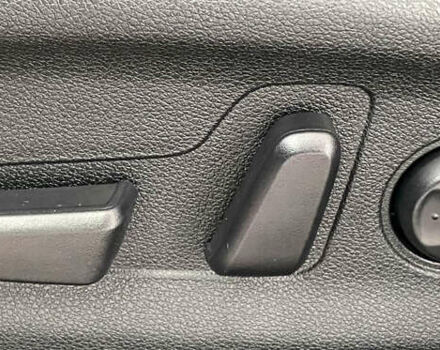 Чорний Кіа Niro, об'ємом двигуна 0 л та пробігом 70 тис. км за 22350 $, фото 8 на Automoto.ua