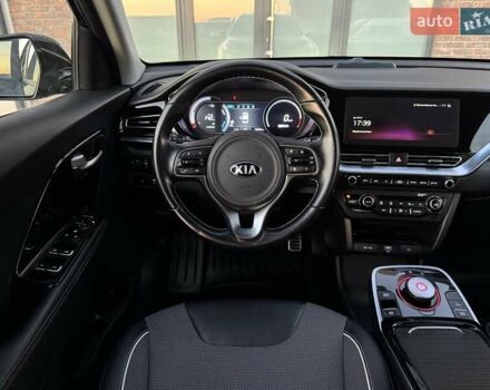Черный Киа Niro, объемом двигателя 0 л и пробегом 110 тыс. км за 17999 $, фото 43 на Automoto.ua
