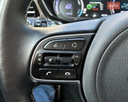 Черный Киа Niro, объемом двигателя 0 л и пробегом 105 тыс. км за 20500 $, фото 86 на Automoto.ua