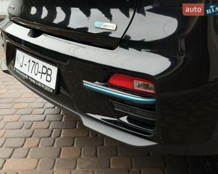 Чорний Кіа Niro, об'ємом двигуна 0 л та пробігом 89 тис. км за 20799 $, фото 21 на Automoto.ua