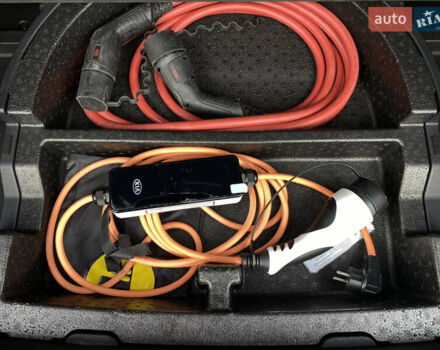 Киа Niro 2020 в Львове на Automoto.ua Черный Киа Niro, объемом двигателя 0 л и пробегом 64 тыс. км за 22700 $, фото 94 на Automoto.ua