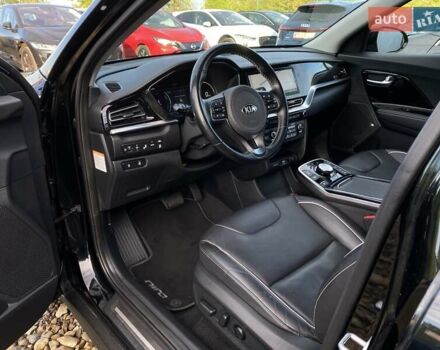 Чорний Кіа Niro, об'ємом двигуна 0 л та пробігом 88 тис. км за 21900 $, фото 1 на Automoto.ua