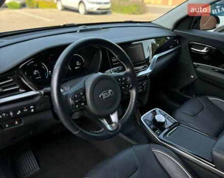 Киа Niro 2020 в Виннице на Automoto.ua Черный Киа Niro, объемом двигателя 0 л и пробегом 110 тыс. км за 18880 $, фото 9 на Automoto.ua