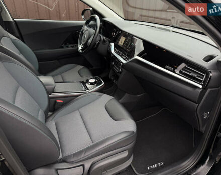 Черный Киа Niro, объемом двигателя 0 л и пробегом 61 тыс. км за 19300 $, фото 18 на Automoto.ua