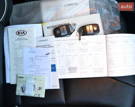 Чорний Кіа Niro, об'ємом двигуна 0 л та пробігом 169 тис. км за 18450 $, фото 95 на Automoto.ua