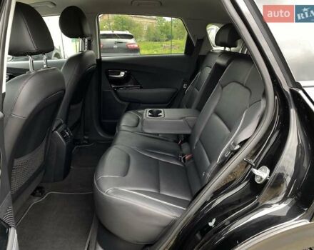 Чорний Кіа Niro, об'ємом двигуна 0 л та пробігом 131 тис. км за 21500 $, фото 57 на Automoto.ua