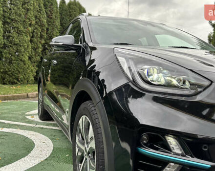 Чорний Кіа Niro, об'ємом двигуна 0 л та пробігом 110 тис. км за 19500 $, фото 13 на Automoto.ua